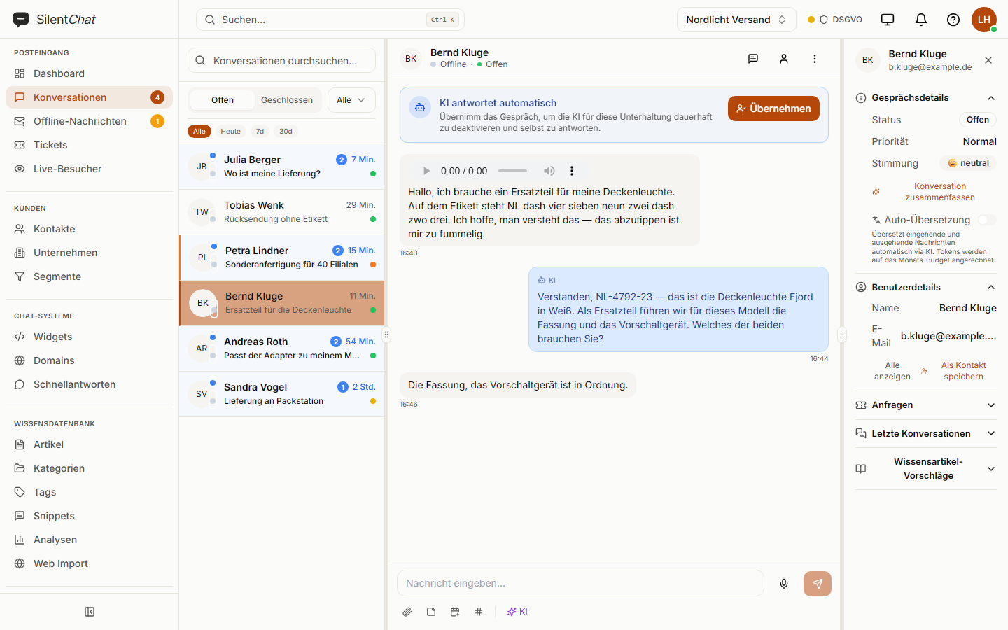 A conversation in the inbox with the visitor's voice message: player with duration and, below it, the transcript with the part number.